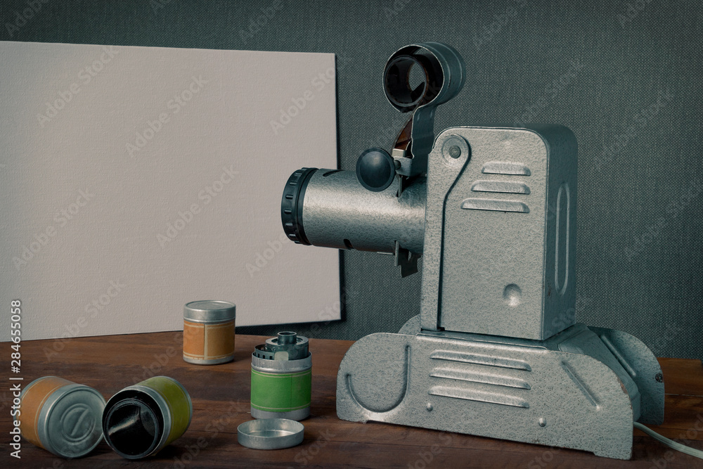 Fototapeta premium old film projector