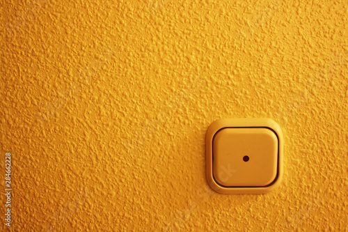 Photos MINIMAL SWITCH ON THE WALL