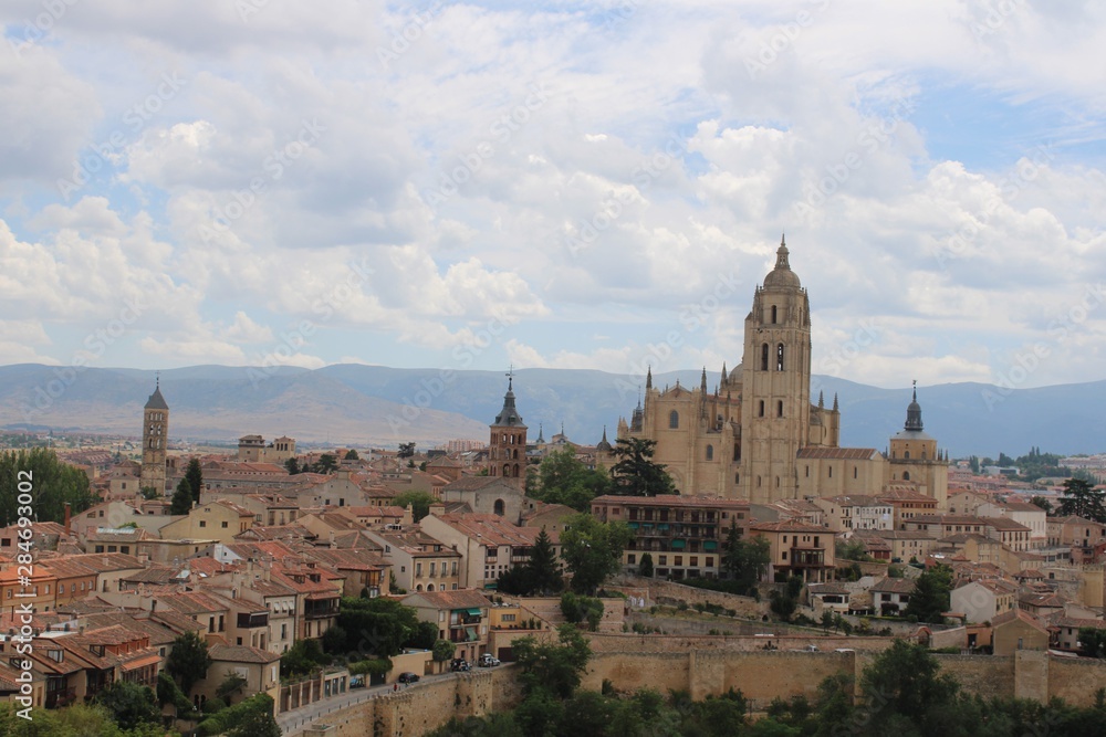 Catedral de Segovia y la ciudad vista desde el Alcázar