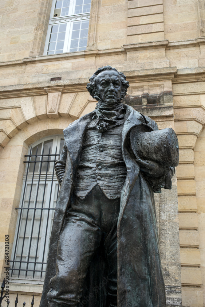 Statue of Francisco Goya, the Spanish artist who left an indelible mark on Bordeaux, having spent the last four years of his life in the city. France Statue of Francisco Goya, the Spanish artist who left an indelible mark on Bordeaux, having spent the last four years of his life in the city. France