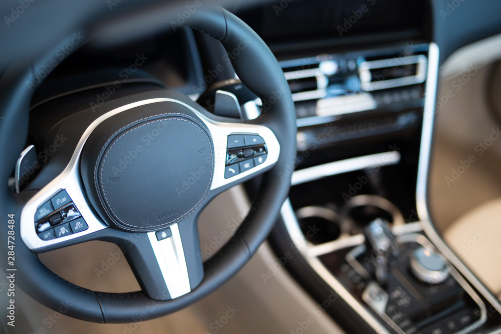 Luxuriöses Interieur eines Autos Luxuriöses Interieur eines Autos