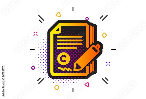 Ð¡opyright signature sign. Halftone circles pattern. Copywriting icon. Feedback symbol. Classic flat copywriting icon. Vector