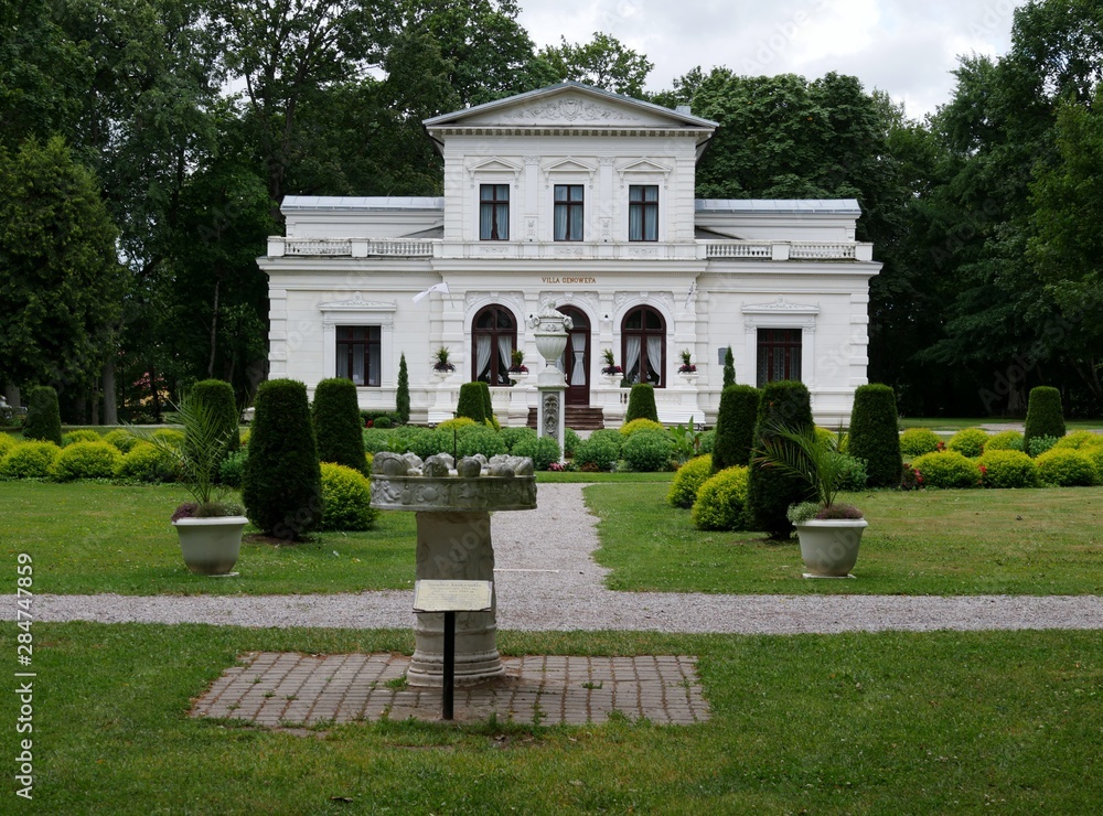 Schloss im Park von Švėkšna