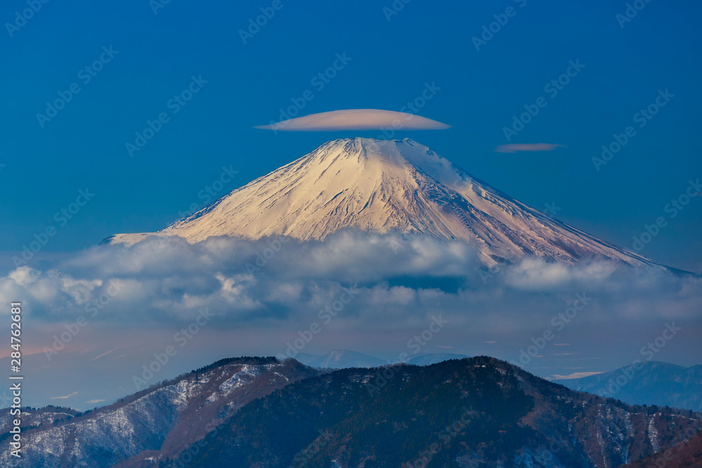 Lenticular cloud on the top of Fuji-san