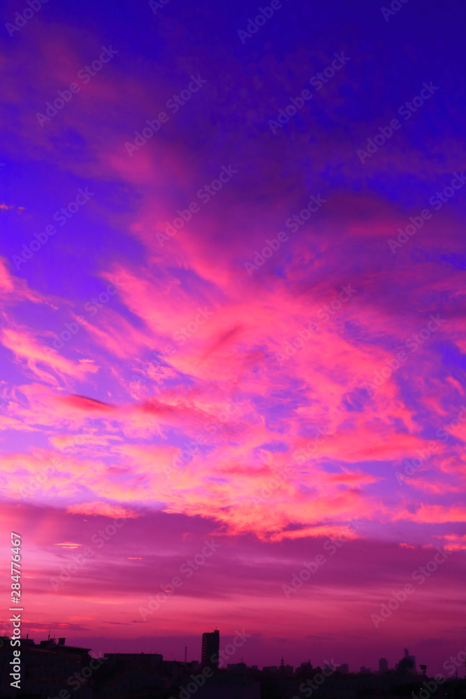 Obraz premium 雨上がりの夕景 夏 秋