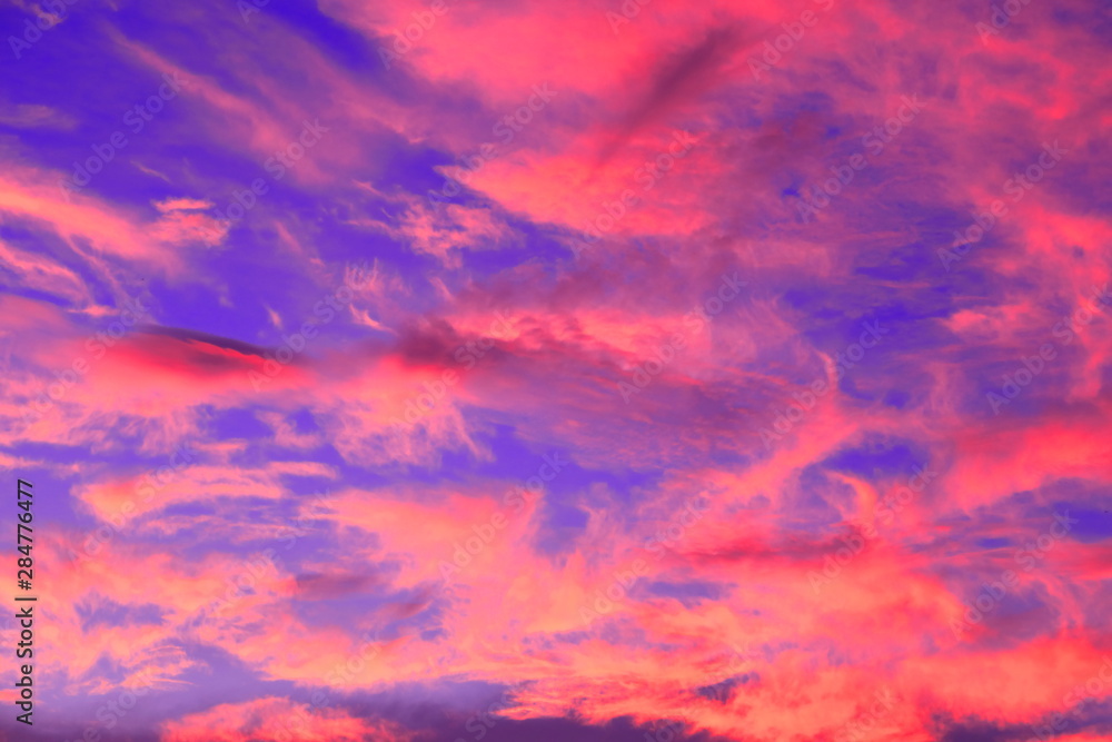 Obraz premium 雨上がりの夕景 夏 秋