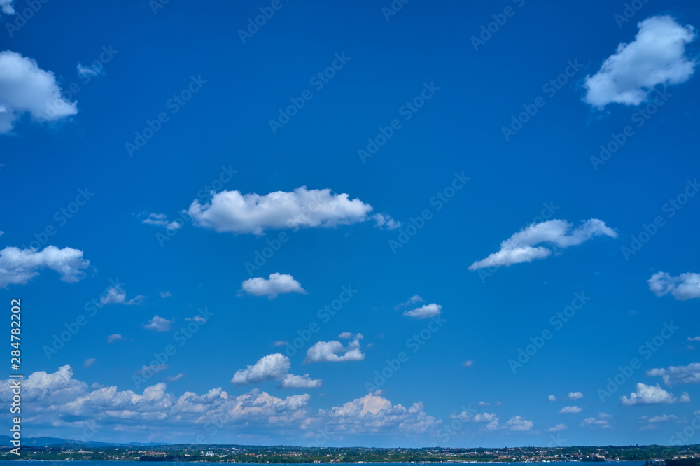 Obraz premium Clouds on the blue sky.