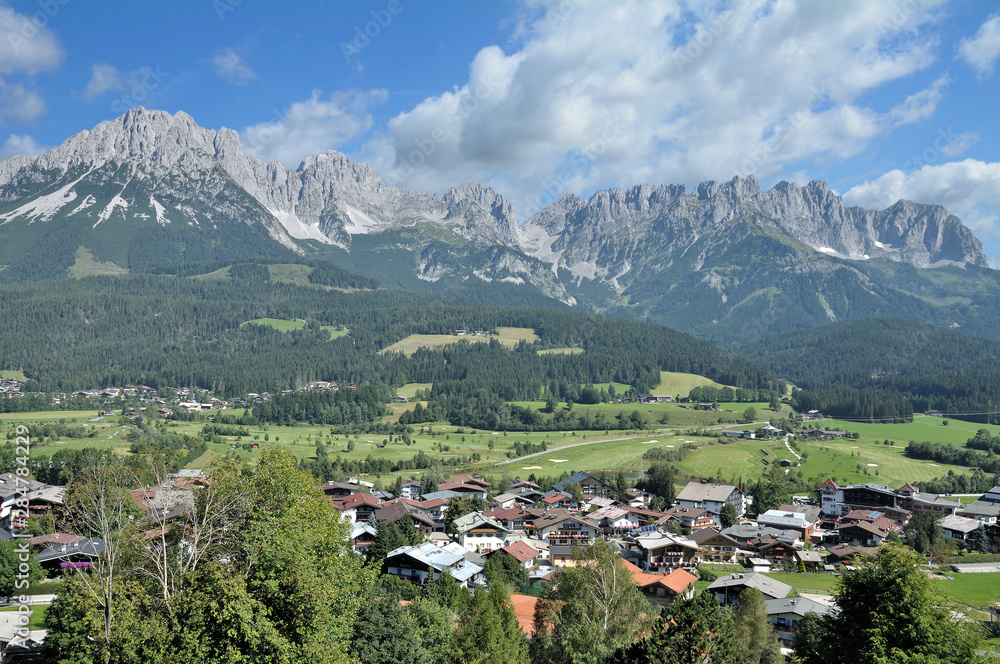 Blick von Ellmau auf das Kaisergebirge und dem Wilden Kaiser,Tirol,Österreich
