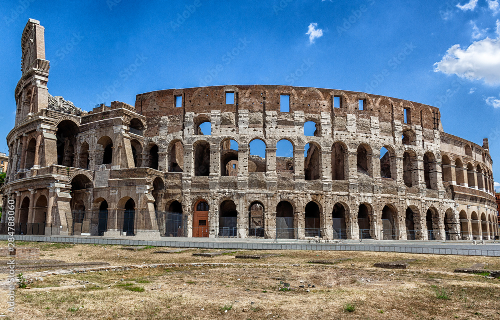 colosseum in rome italy exterior