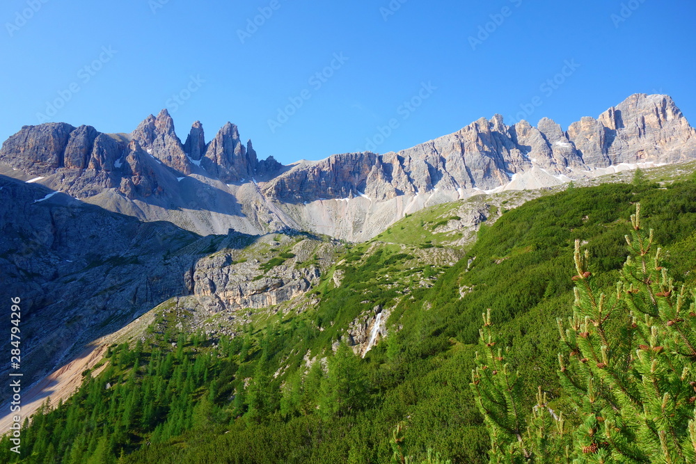 Fototapeta premium The Zwölferkofel / Croda dei Toni mountain group in the Drei Zinnen Natonalpark Sexten / Sesto, seen from Fischleintal / Val Fiscalina, Italy