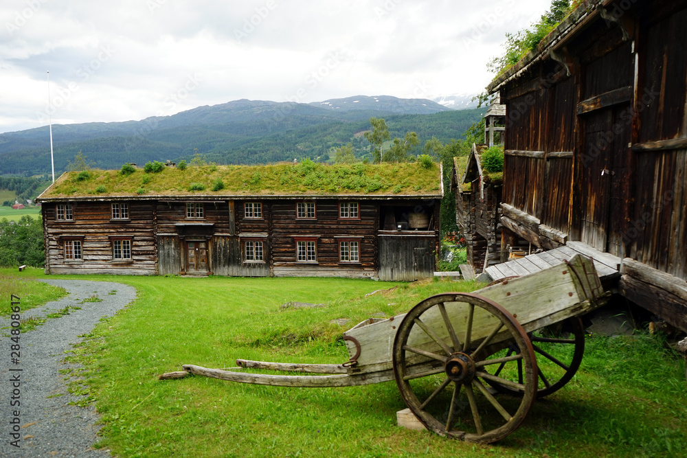 Obraz premium Cart and barn