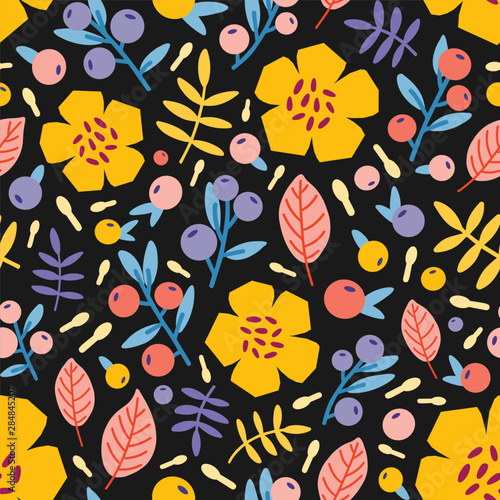 Botanical seamless pattern with summer blooming flowers, berries and leaves o...