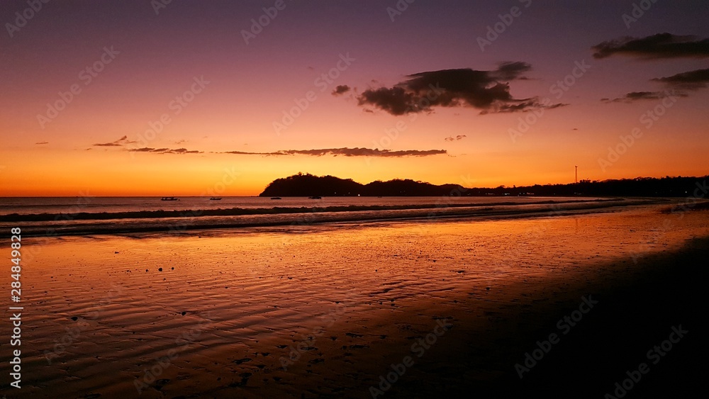 Sonnenuntergang am Strand von Samara in Costa Rica Sonnenuntergang am Strand von Samara in Costa Rica