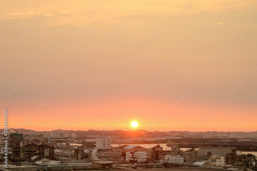 工業都市の夕陽
