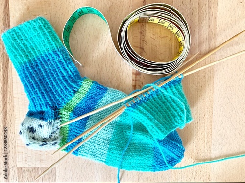 Obraz na płótnie bunte Wollsocken stricken w salonie