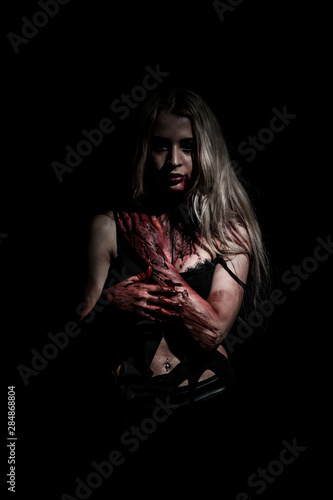 Obraz na płótnie Pale bloody woman