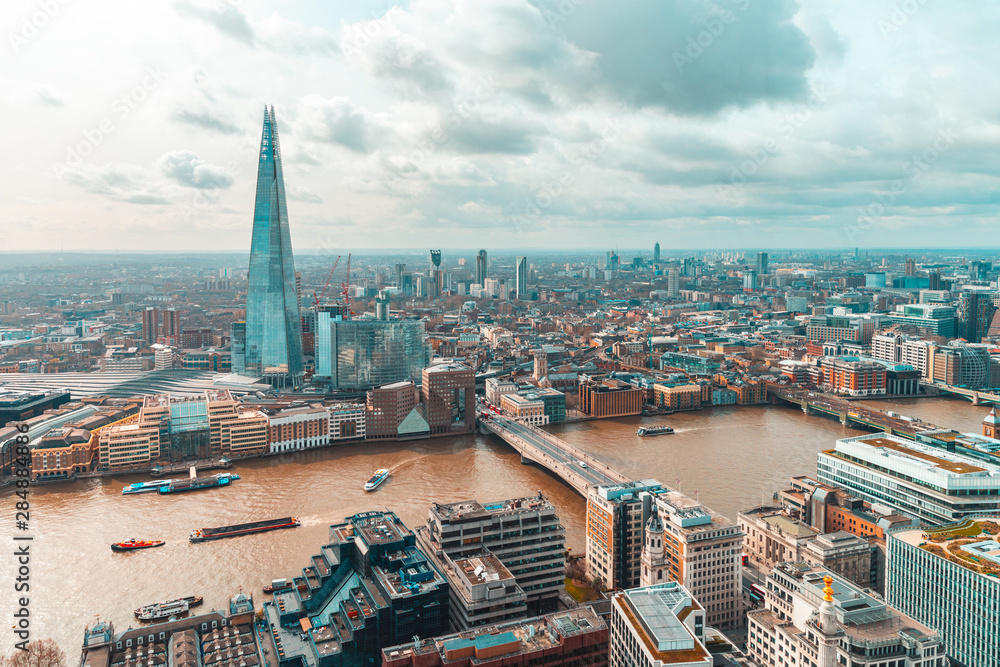 Obraz premium London aerial view with modern buildings and skyscraper