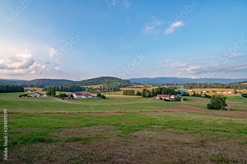 Panorama des Bayerischen Waldes bei Jandelsbrunn in Niederbayern, Bayern, Deutschland 