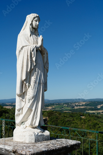 Statue à Lurs dans le sud de la France © Quentin
