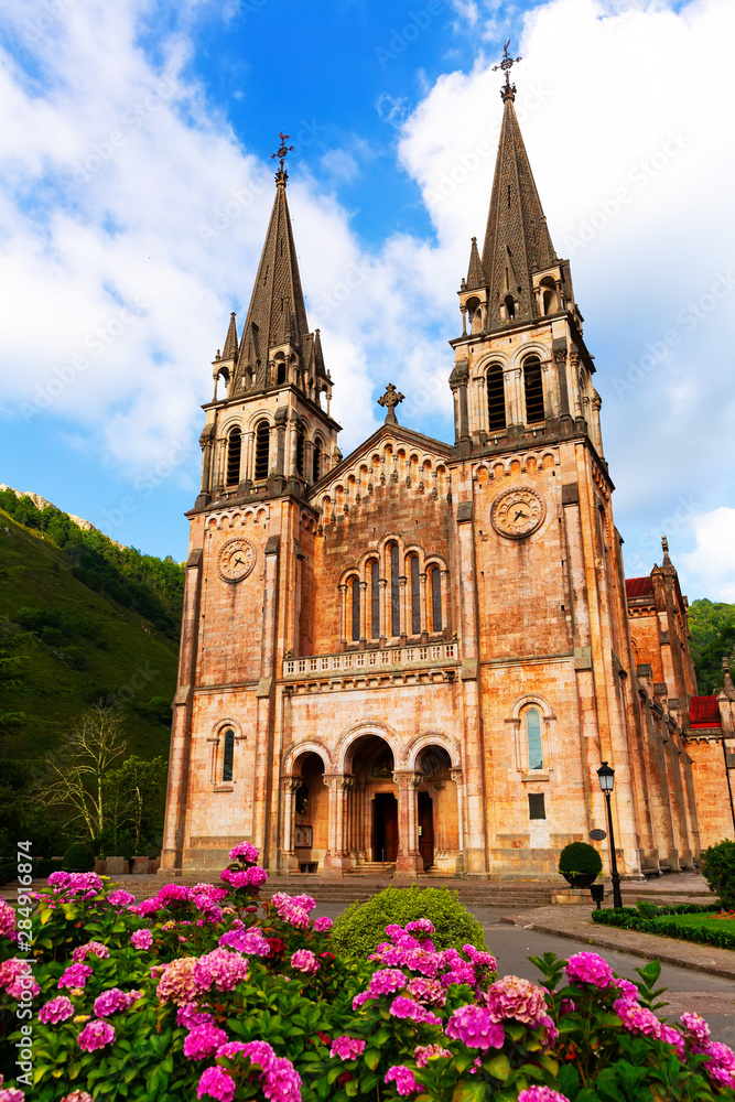 Obraz premium Basilica of Covadonga, Spain