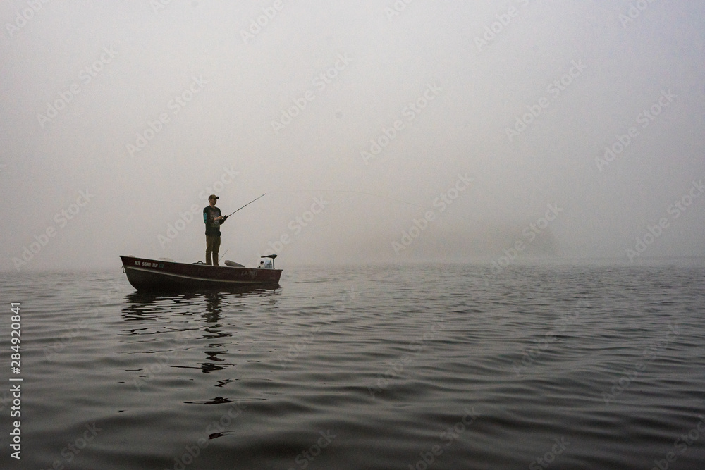 Naklejka premium fog fishing