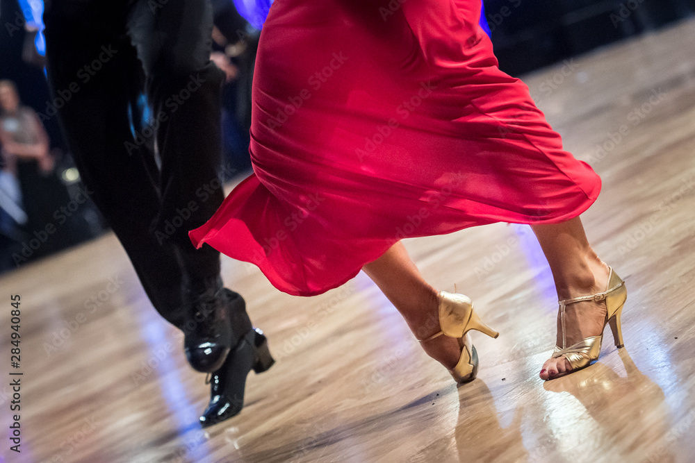 Naklejka premium couple dancing latin dance