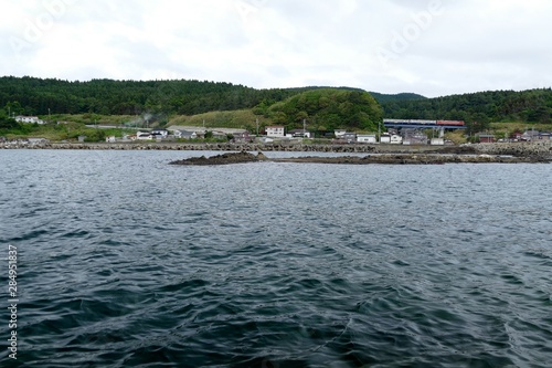 Wallpaper Mural 《五能線が走る風景　(晴れ)》青森県深浦町 Torontodigital.ca