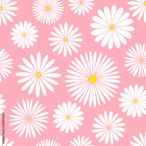 Chamomiles on a pink background. Seamless pattern © kristinblack