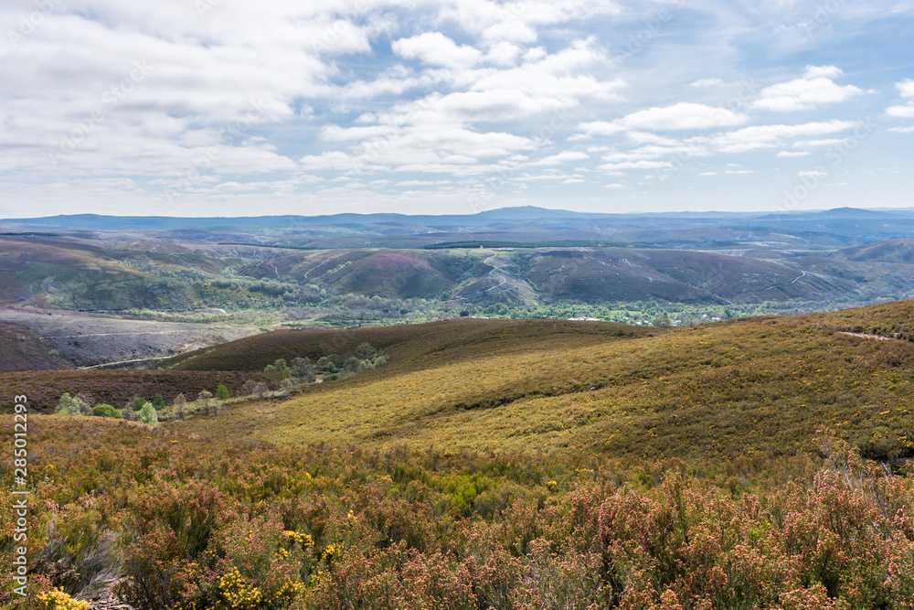 Fototapeta premium view of mountains with cloud blue sky