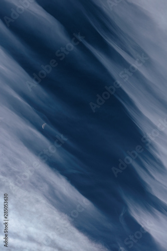 日本　静岡県　朝の月　富士山より　