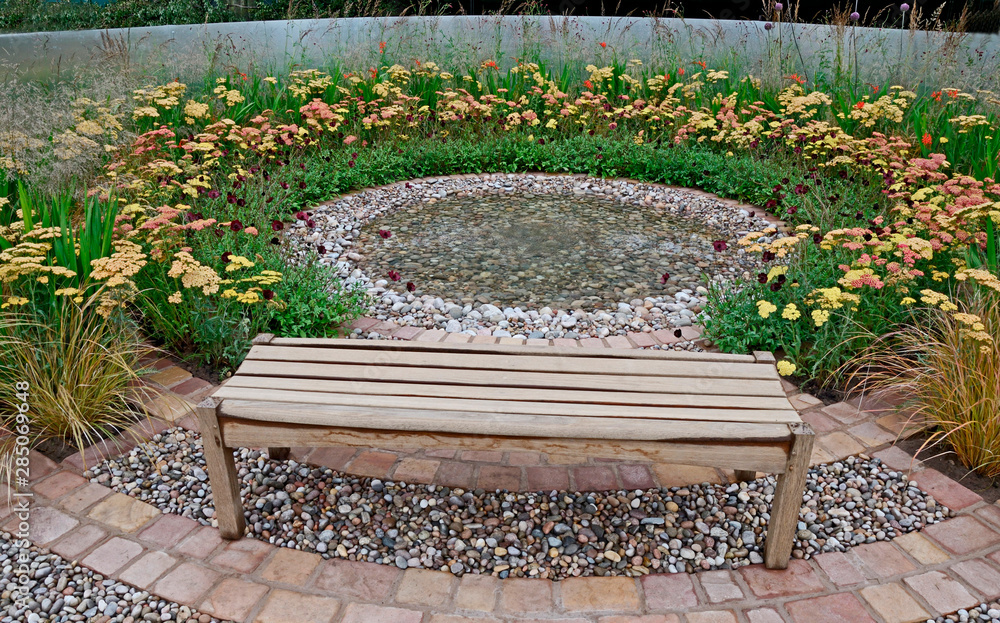 Circular garden shop seating