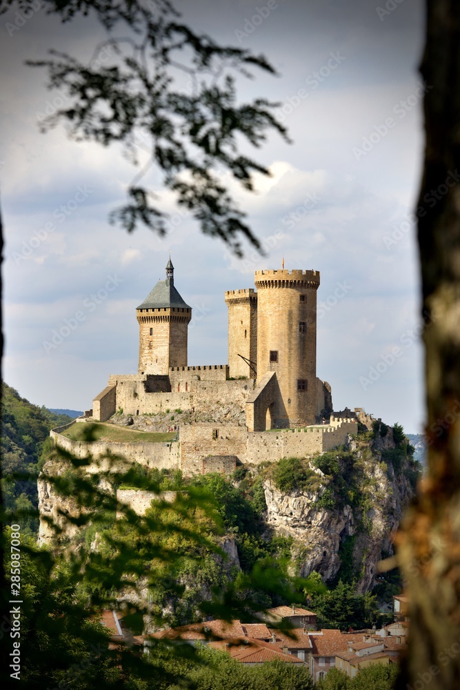 Châteaux de fois - paysage village de France Ariège - tourisme voyage exploration vacances