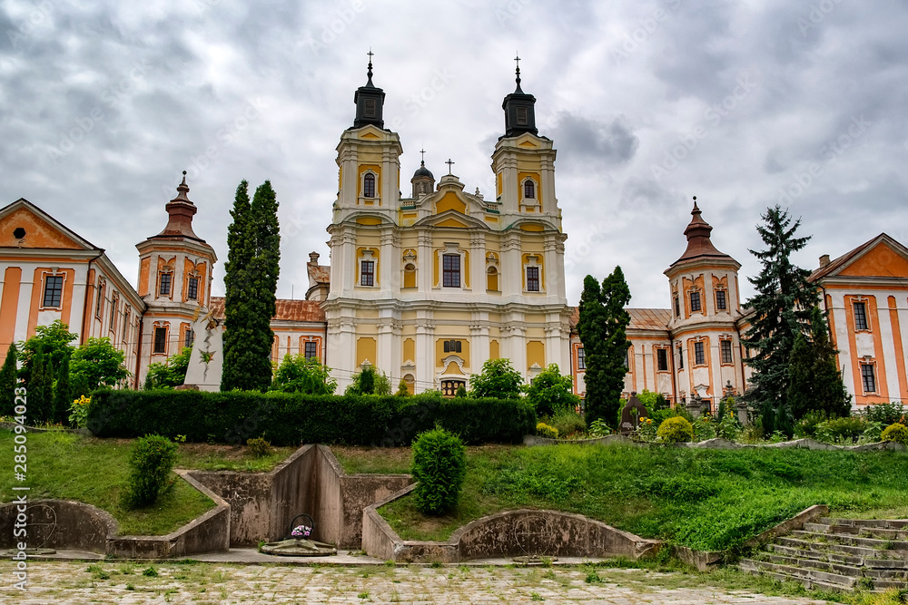 Obraz premium Saint Ignatius of Loyola and Stanislaus Kostka church (former Jesuit Collegium) in Kremenets, Ukraine. August 2019