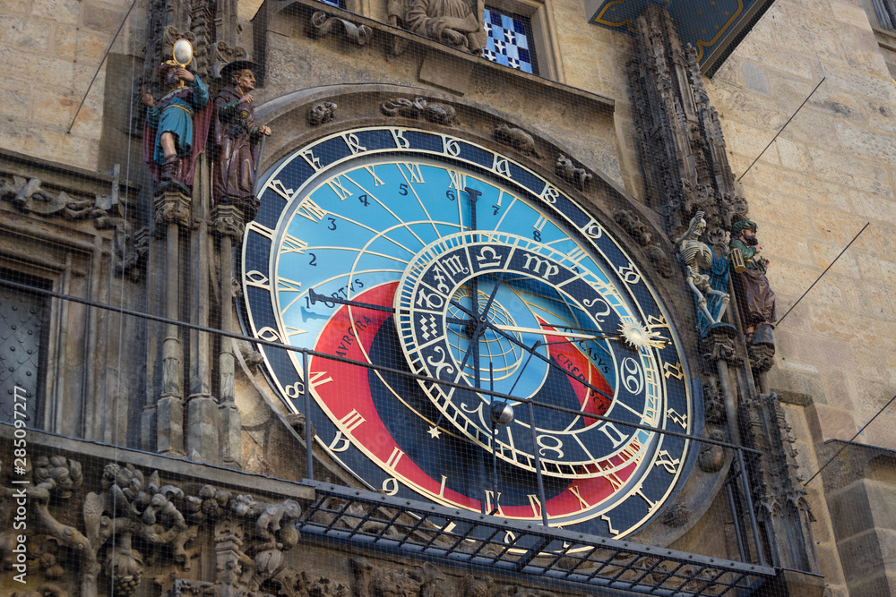 Obraz premium Astronomic clock on the Old Town Hall tower at Staromestska square in Prague