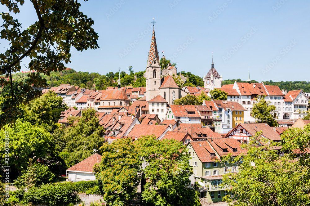 Baden, katholische Kirche, Stadtturm, Altstadt, Schlossberg, Ruine, Stadt, Altstadthäuser, Aargau, Sommer, Schweiz	