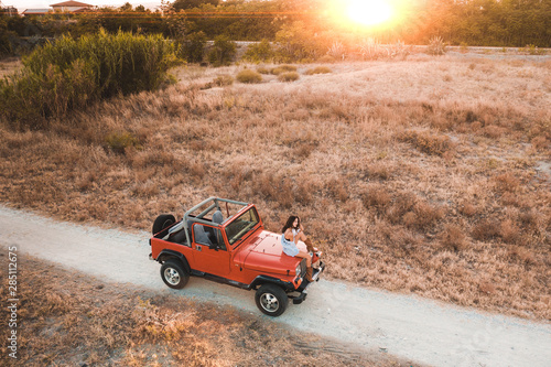 Viaggio femminile in solitaria con la jeep. © Polonio Video