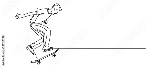 Skateboard game player continuous one line drawing. Skaters showing skills sport theme lineart. Editable stroke vector illustration isolated on white background.