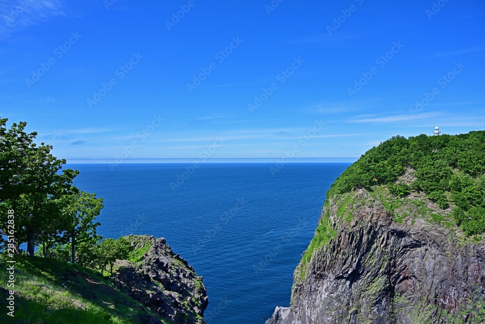 フレペの滝遊歩道から見るオホーツク海の情景＠知床、北海道