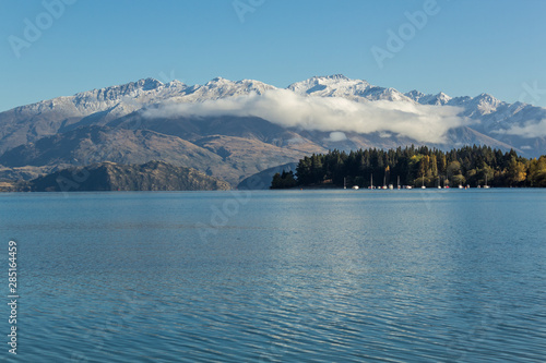 vista lago con montañas de nueva zelanda