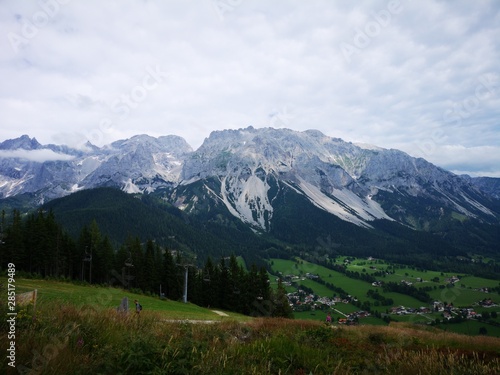 Fototapeta Naklejka Na Ścianę i Meble -  wandern im Ennstal