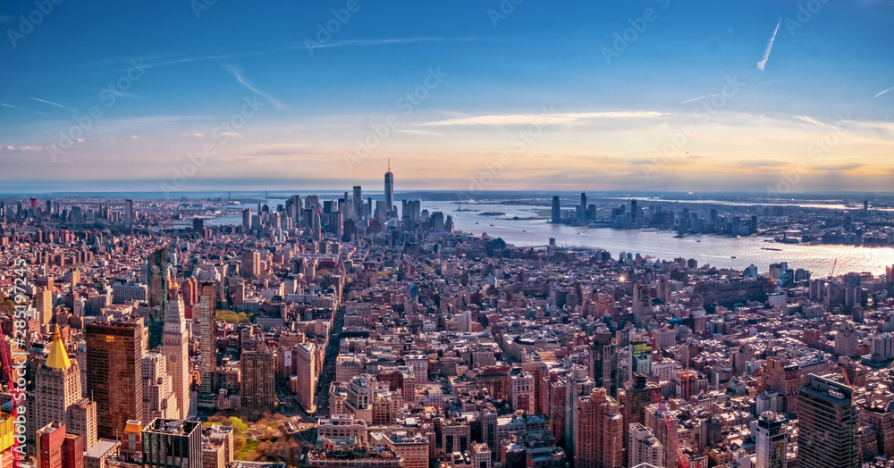 Fototapeta premium View from Empire State Building down to New York City in Detail