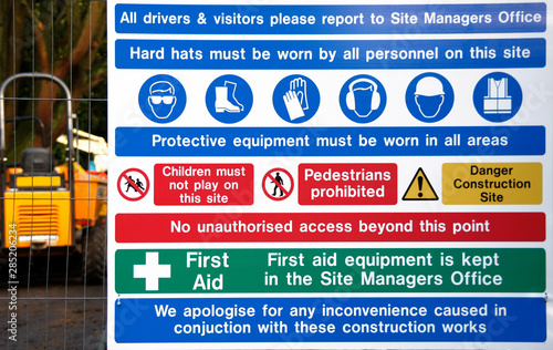 Building site safety information sign