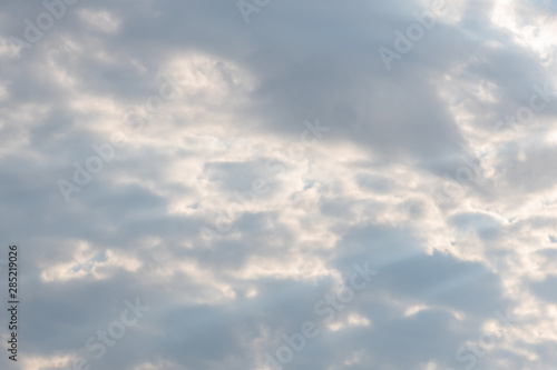 Fototapeta Naklejka Na Ścianę i Meble -  The blue sky and the ballet of clouds 01