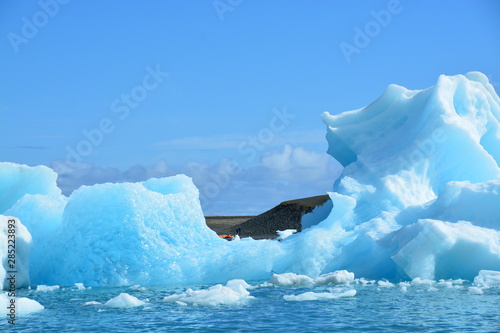 ヨークルスアゥルロゥン氷河湖 photo