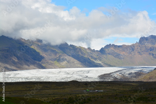ヴァトナヨークトル氷河の景観