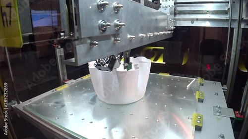 High-tech 3D printer