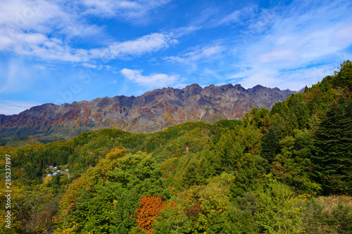 妙高戸隠高原国立公園。大望峠より戸隠連山を望む。鬼無里 長野 日本。１０月下旬。