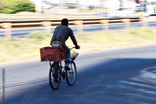 man riding a bike © Andre Miranda Fotos