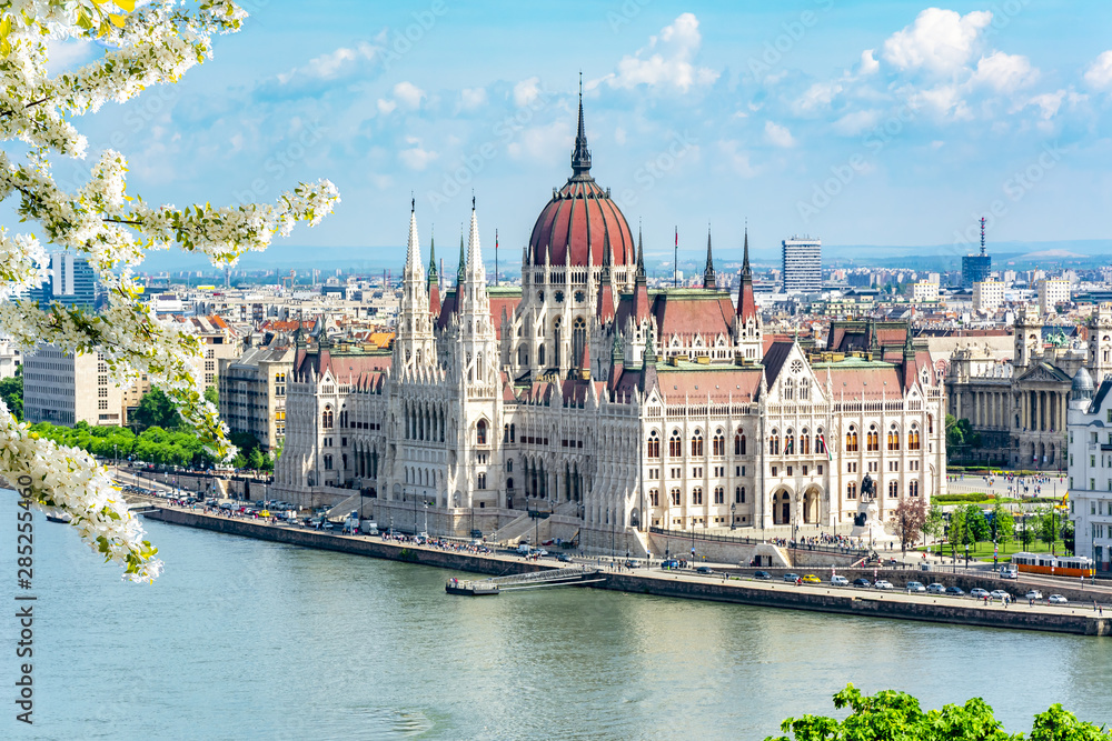 Obraz premium Budynek parlamentu węgierskiego i Dunaj, Budapeszt, Węgry