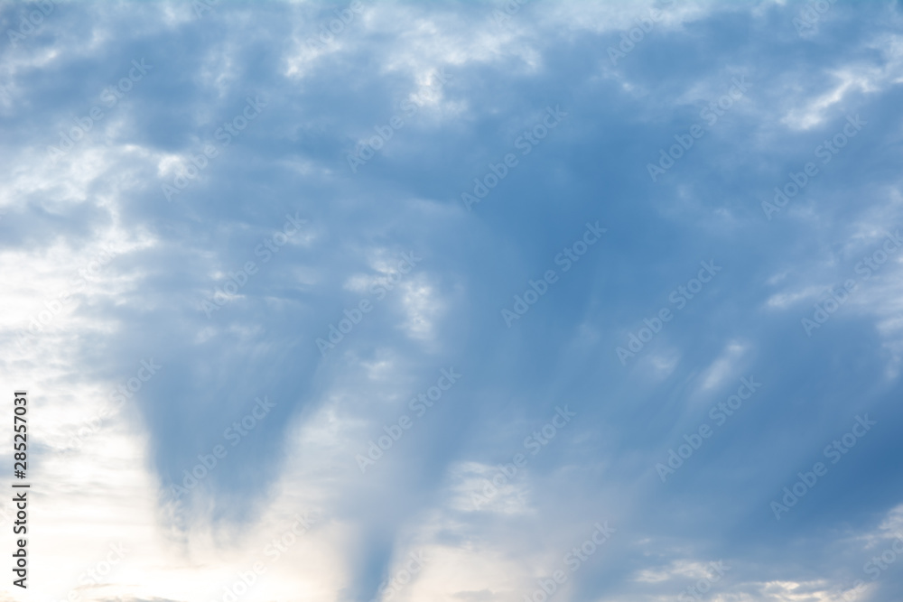 Obraz premium beautiful blue clouds during sunset in the sky